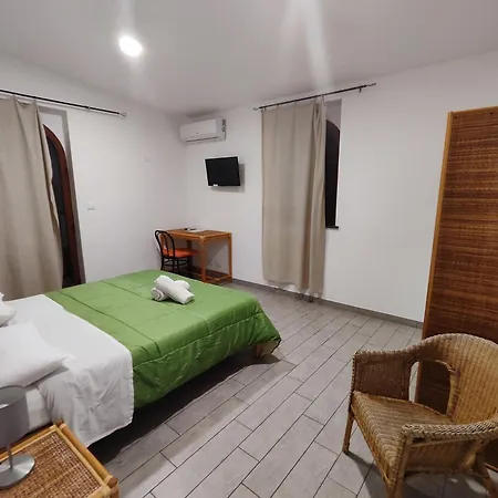 Hotel Faraglione 2*