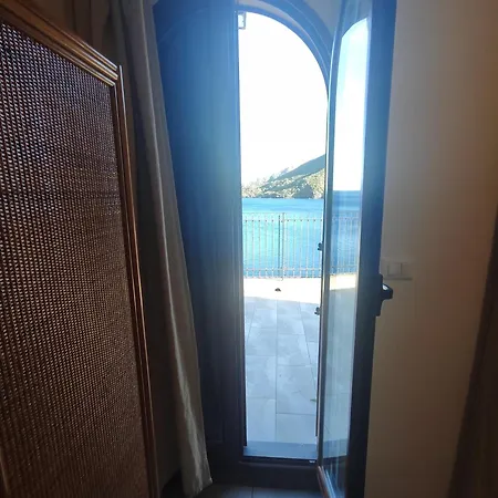Hotel Faraglione Vulcano (Isola)